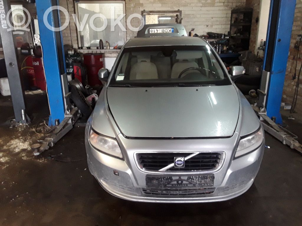 S40 S40, V40