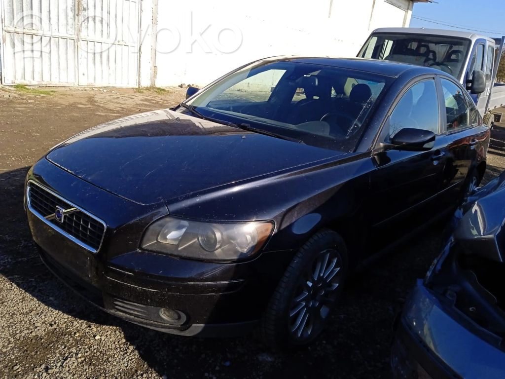 S40 S40, V40