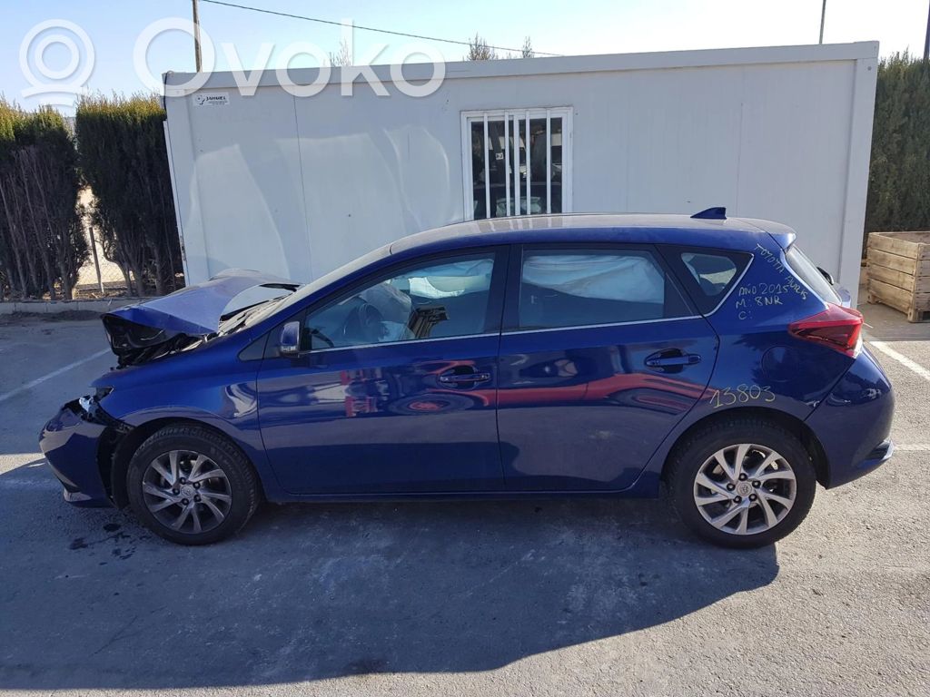 Auris E180 Auris  8NR