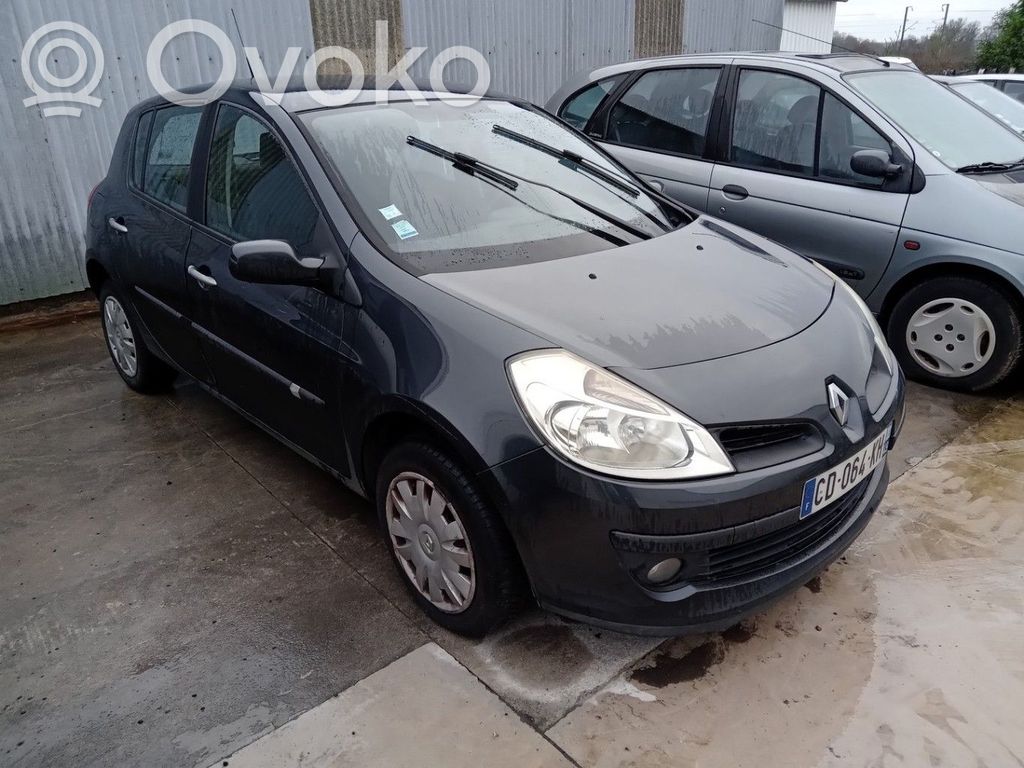 Clio III Clio  8200214943