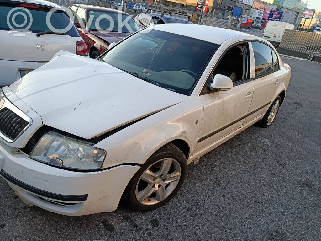 Superb B5 (3U) Superb  0281014104