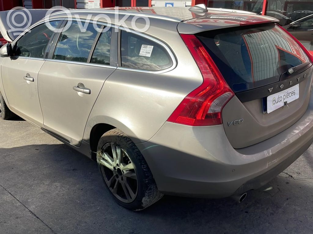 V60 V60, V60 Cross Country  39800493
