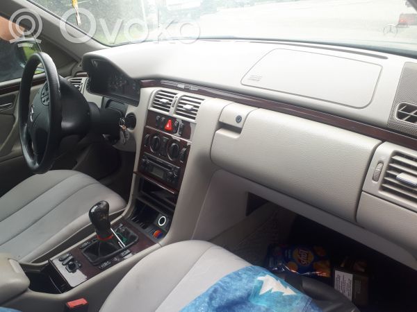 E W210 E-class, AMG (W124, W210, W211, W212, W213, C207, W238)
