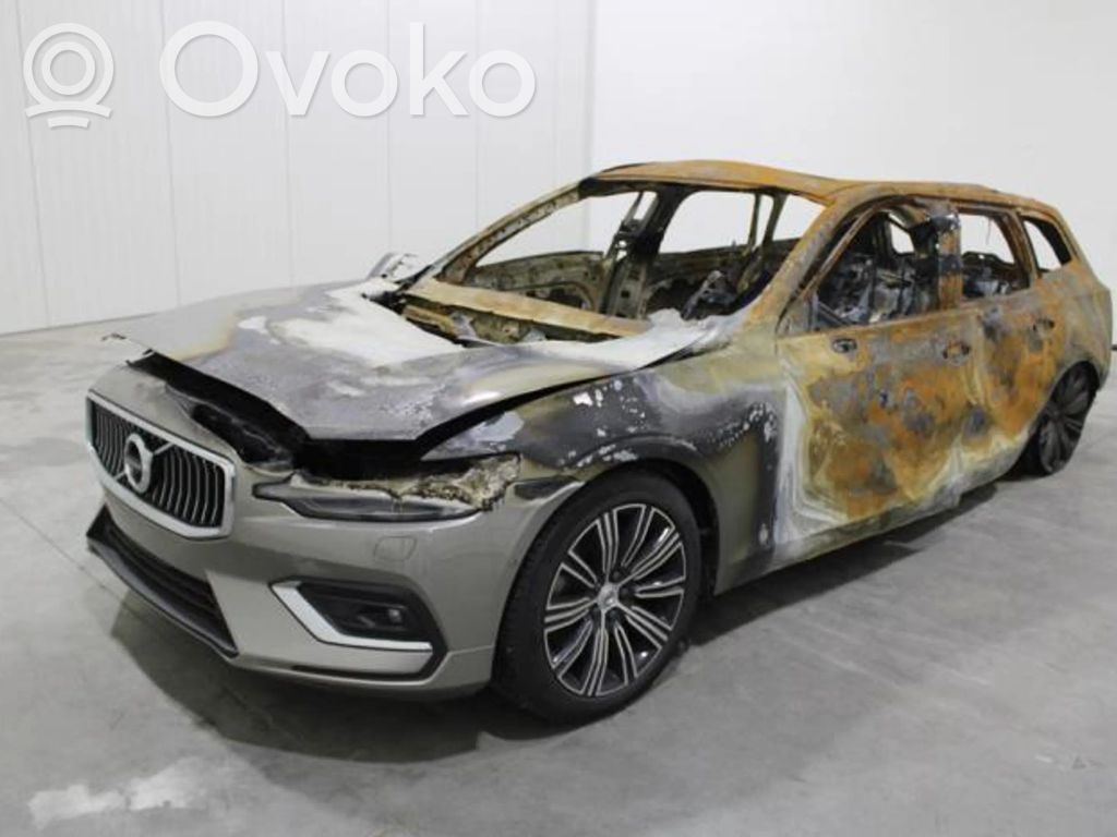 V60 V60, V60 Cross Country  32137342