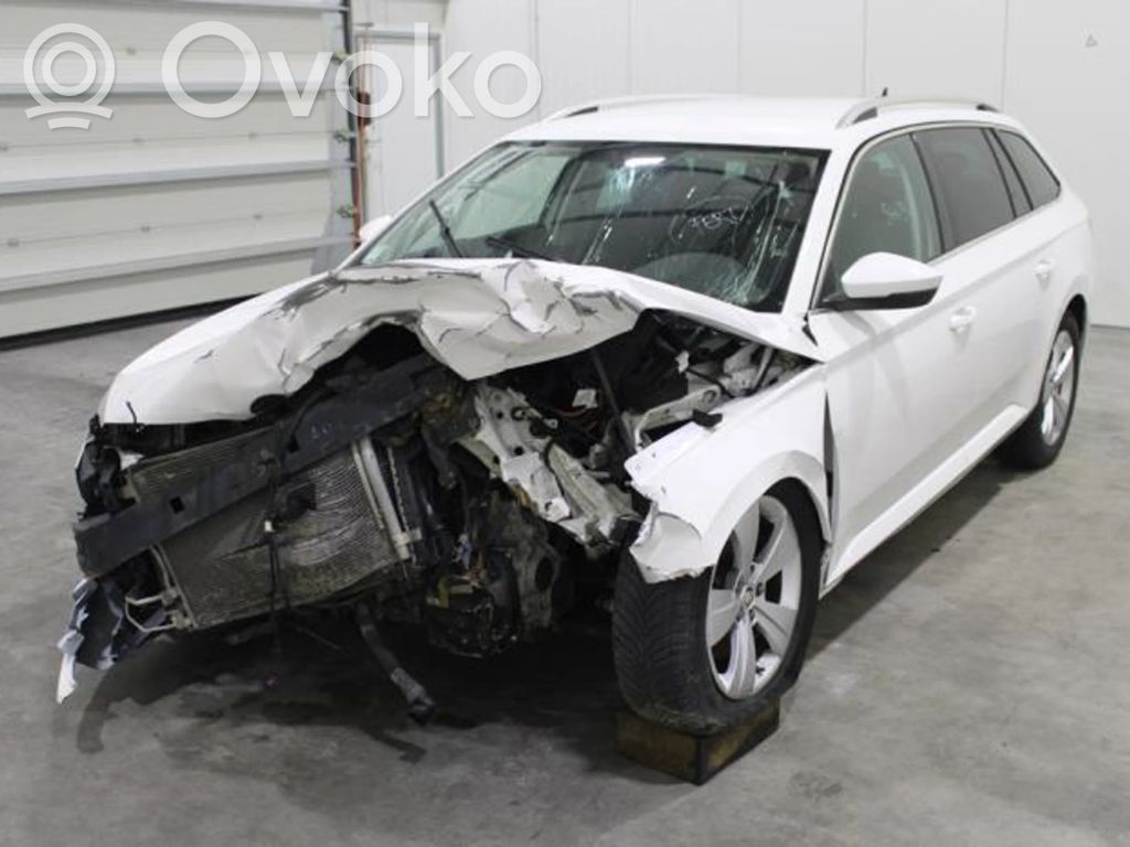 Superb B8 (3V) Superb  05L907807J