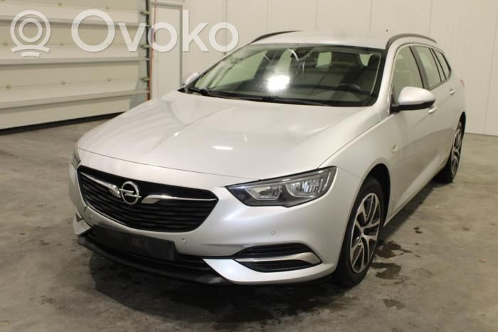 Insignia B Insignia  39131139