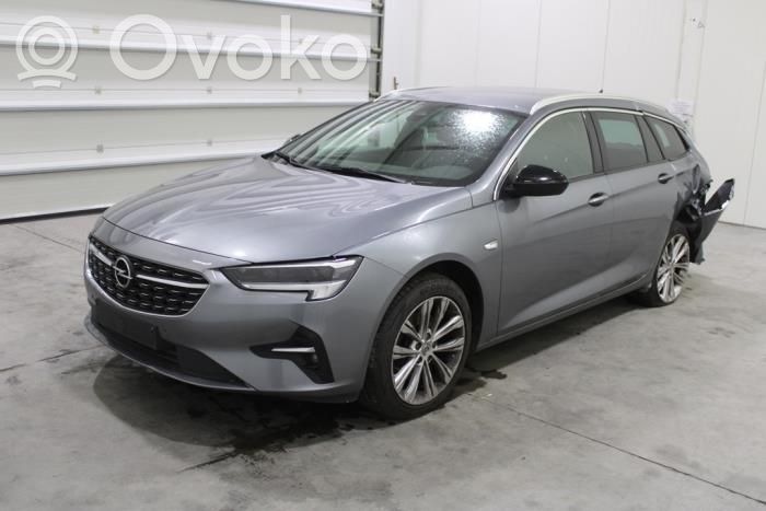 Insignia B Insignia  39229656