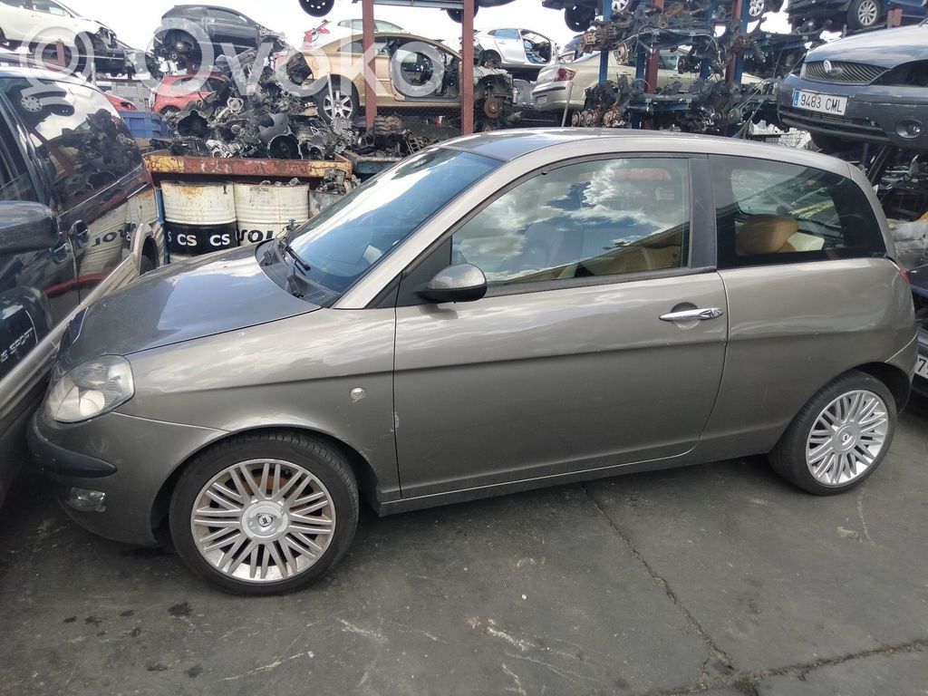 Ypsilon Ypsilon  37502399E