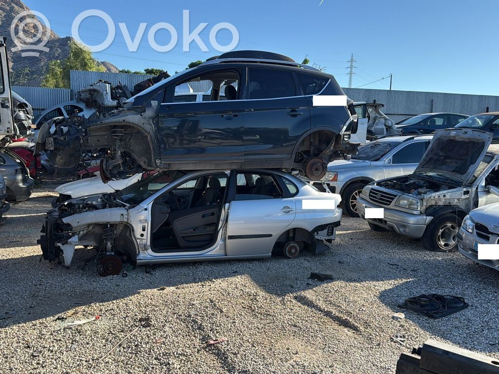 Kuga I Kuga  AV4R7002AB