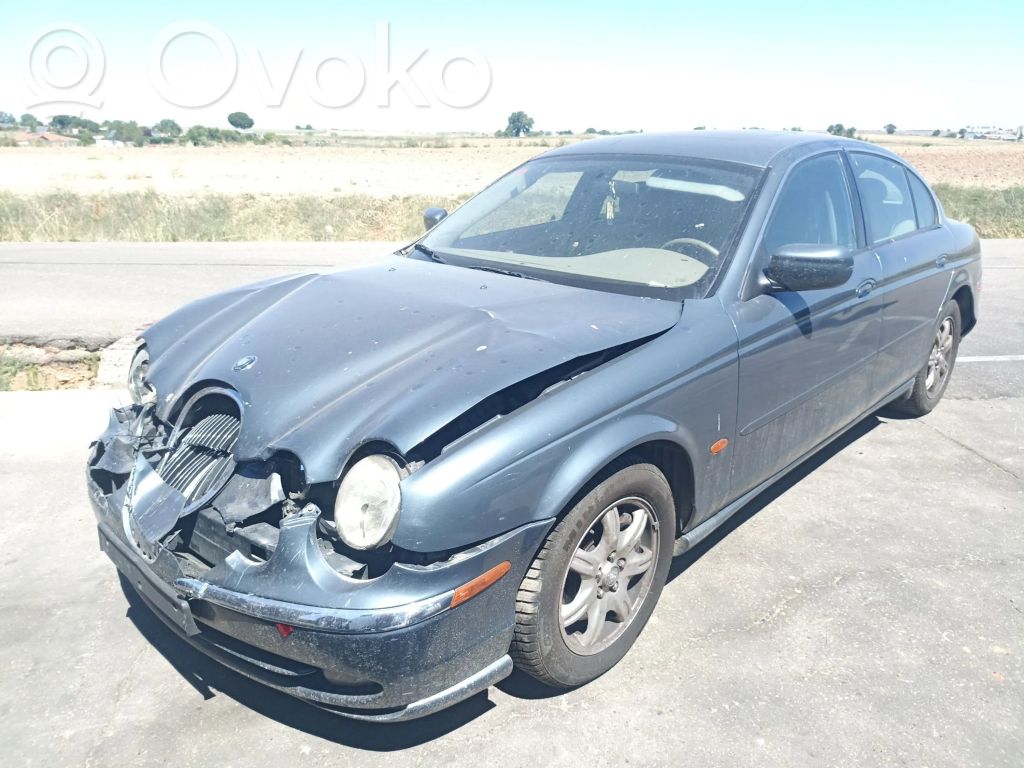 S-Type S-Type  XR832C333AA