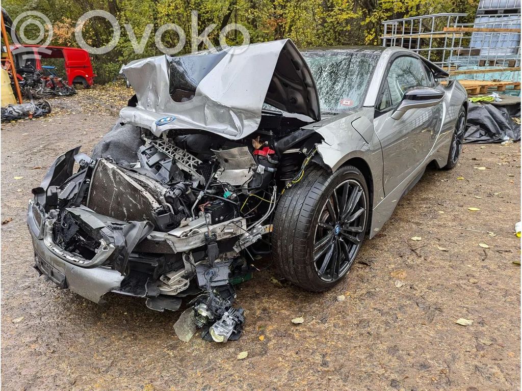 i8 i8  9306903