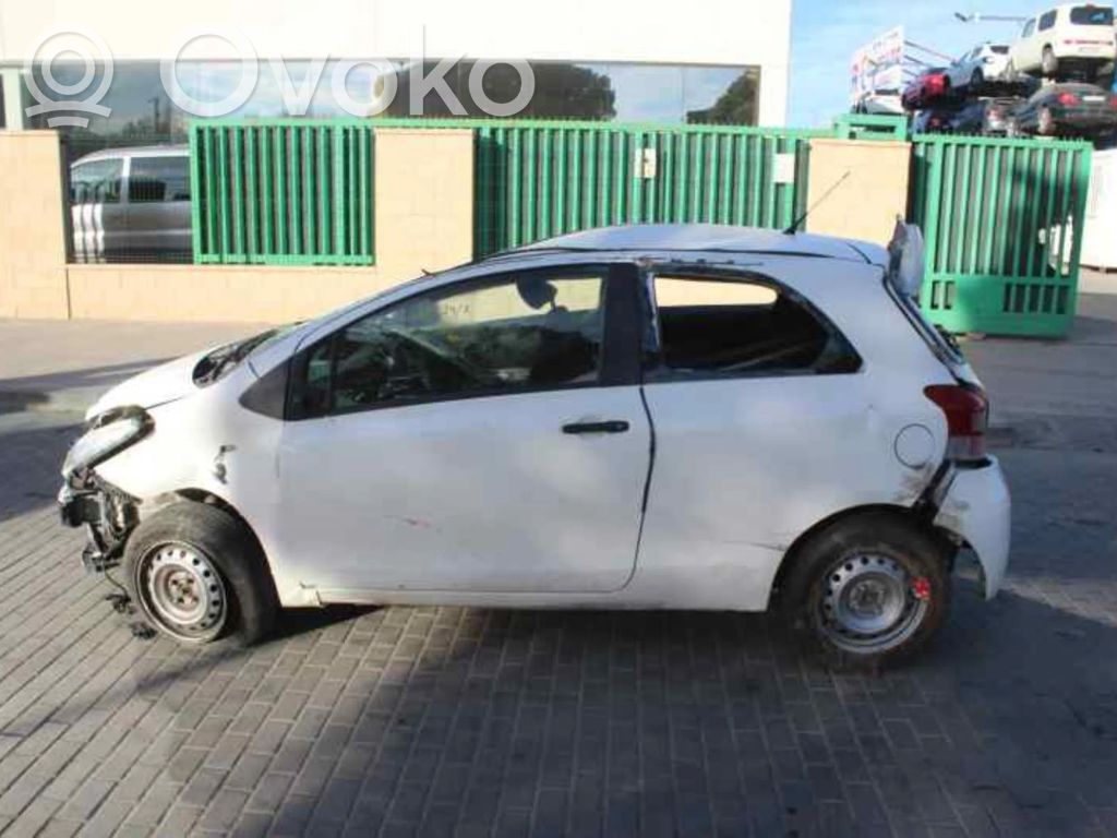 Yaris Yaris  8946712170