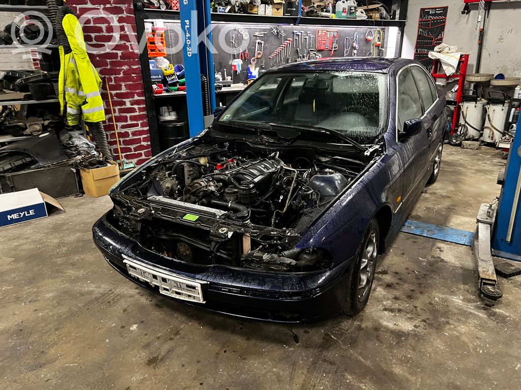 5 E39 Series 5  8368988