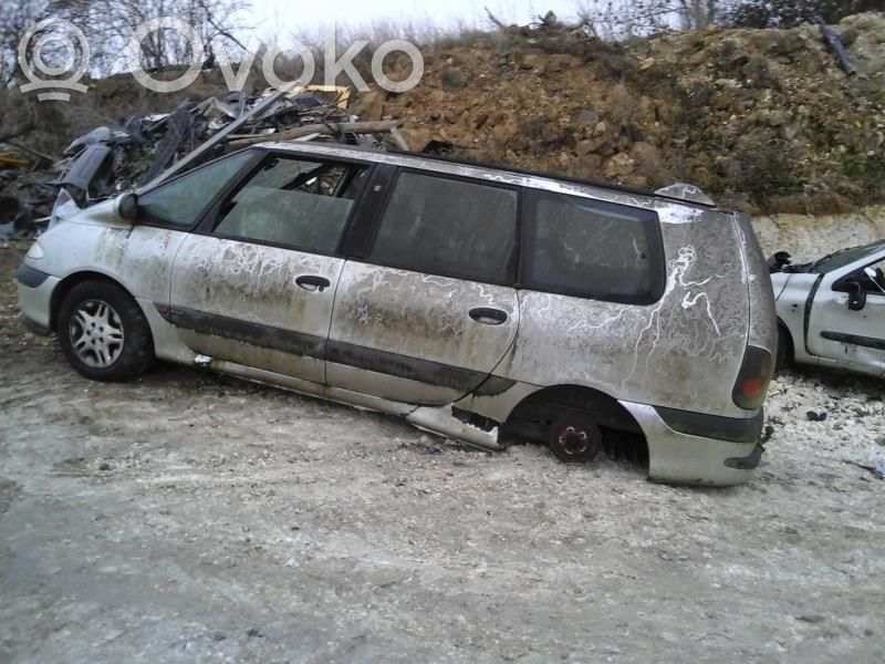 Espace III Espace  6025313598