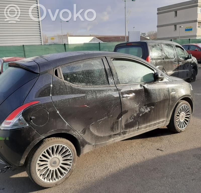 Ypsilon Ypsilon  52003529