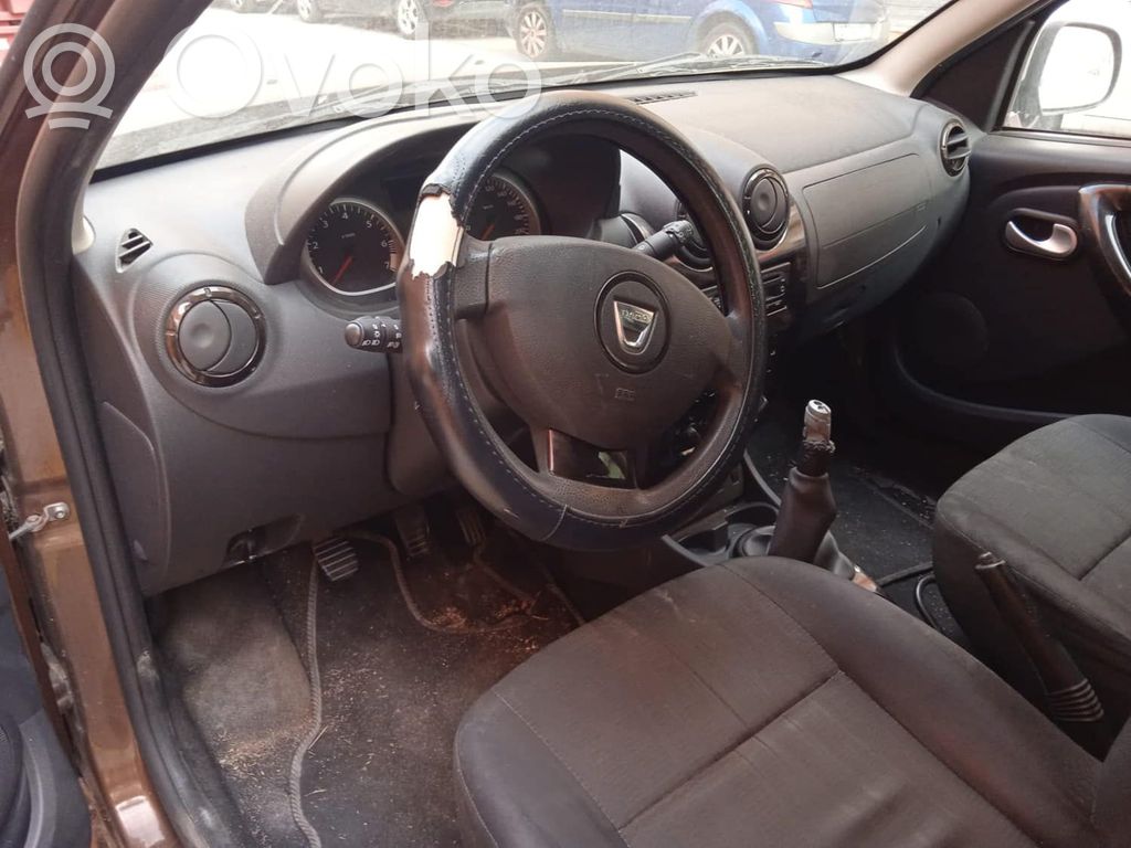 Duster Duster  806074969R