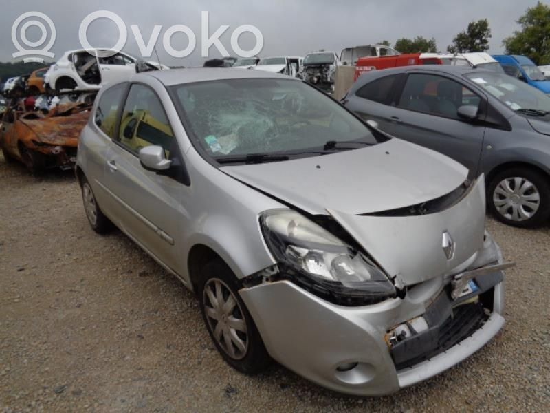 Clio III Clio  8201161314