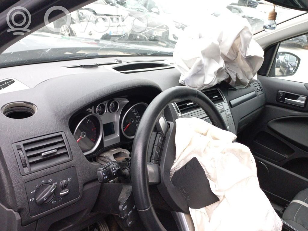 Kuga I Kuga  1704085