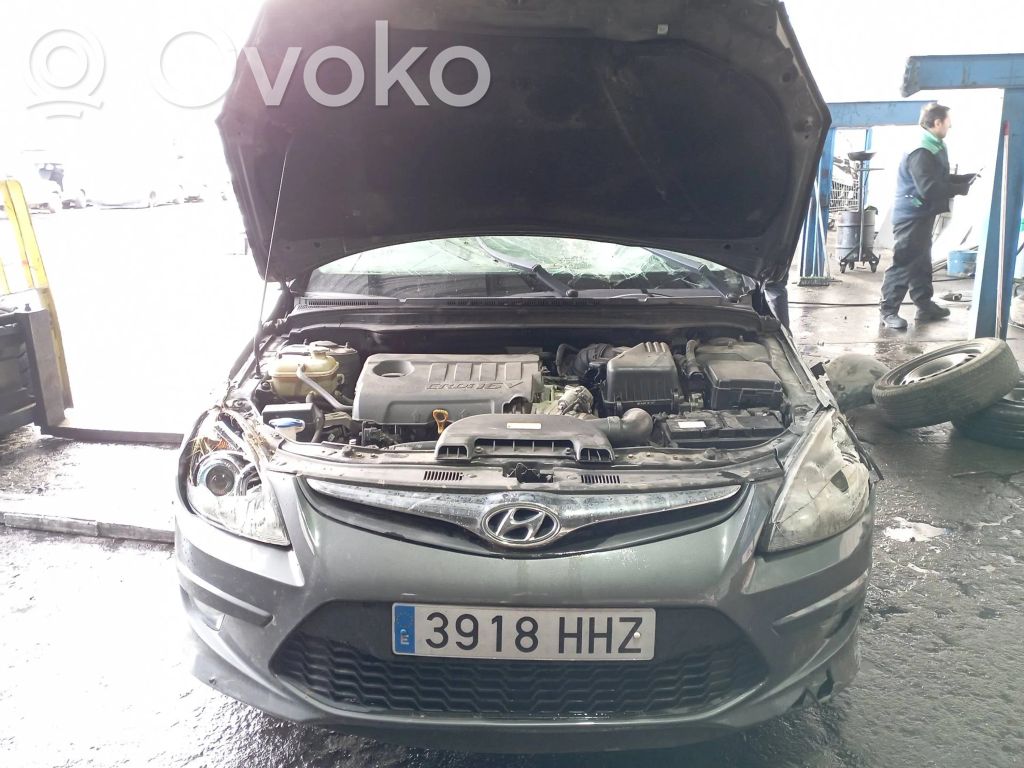i30 i30  218121H300