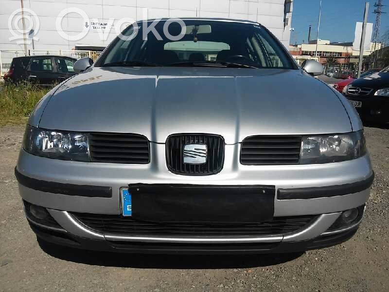 Leon (1M) Leon  33009582E