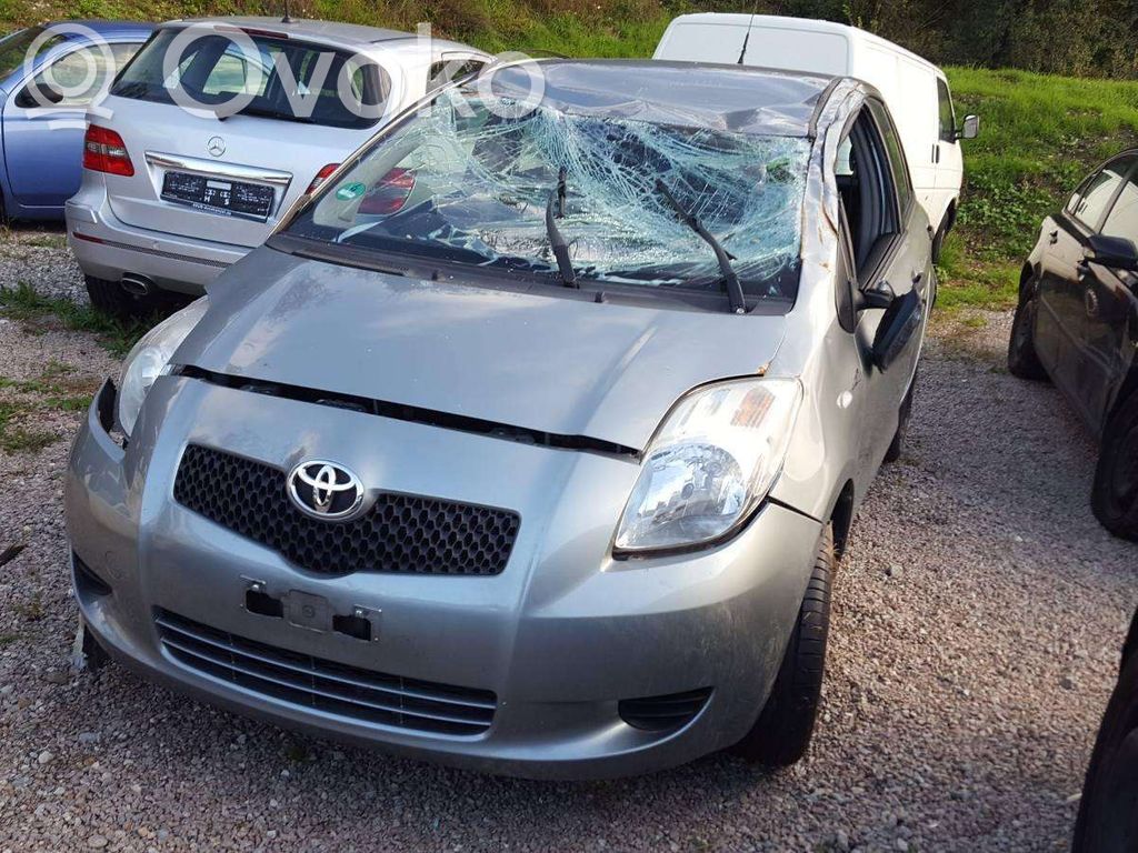 Yaris Yaris  2SP72L