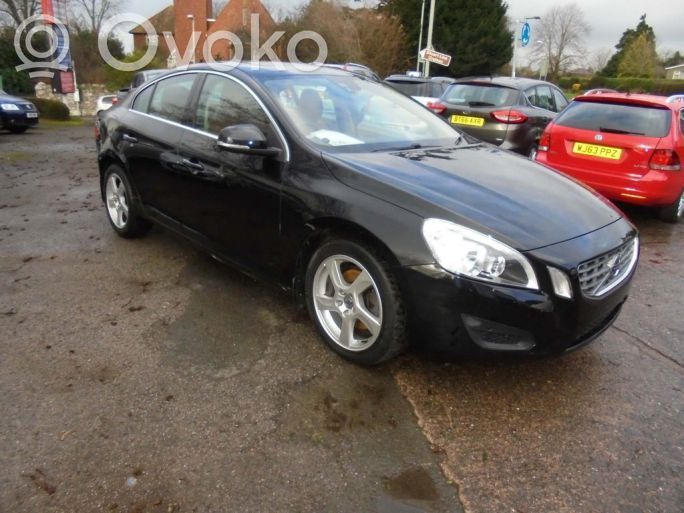 S60 S60  7CP118C847EA