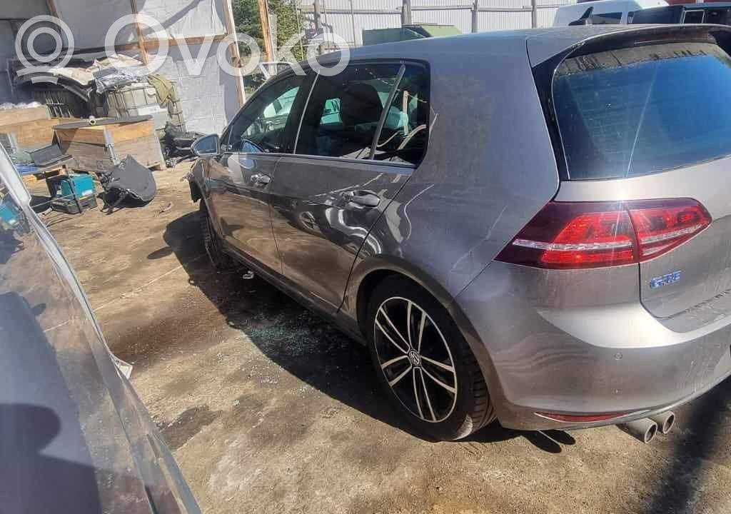 Golf VII Golf  5G4867011CR