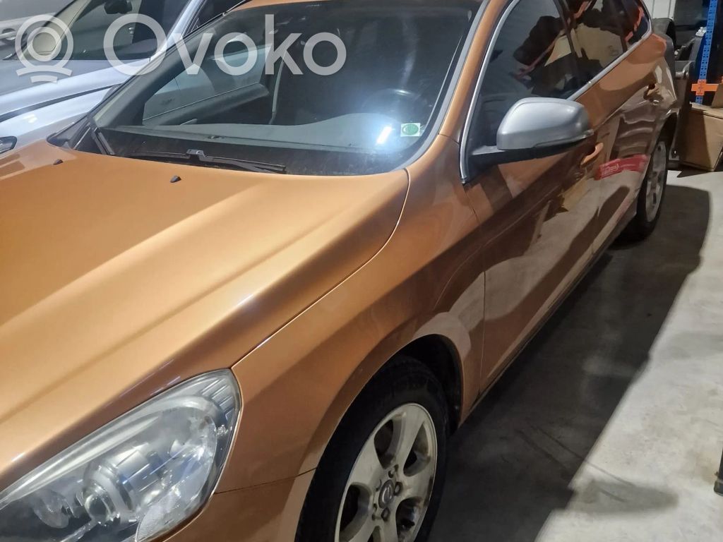 V60 V60, V60 Cross Country  P31329895