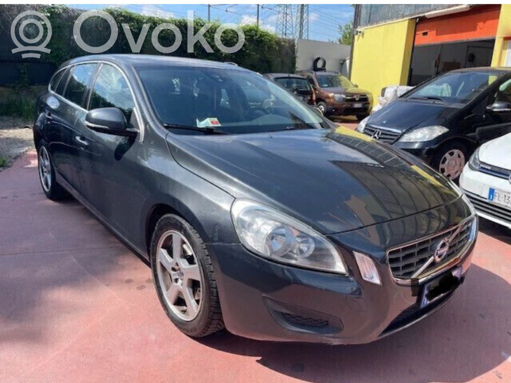 V60 V60, V60 Cross Country  G2458210