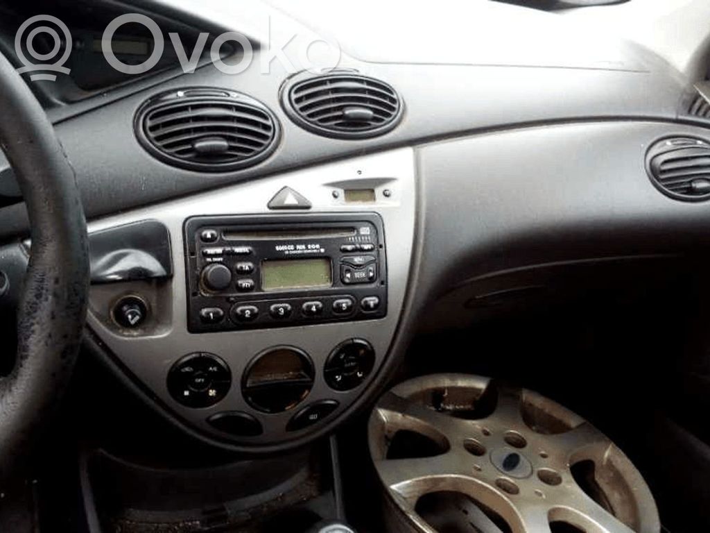 Focus Focus  XS4X13A613AB