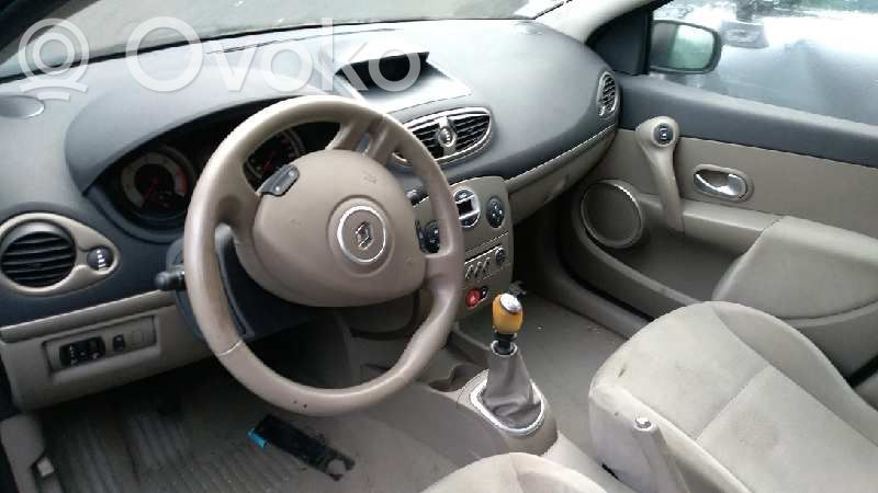 Clio III Clio  8200804775