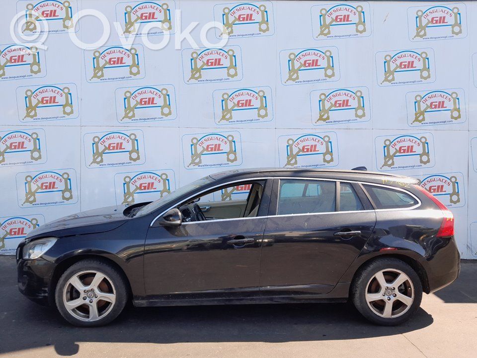 V60 V60, V60 Cross Country  31285627