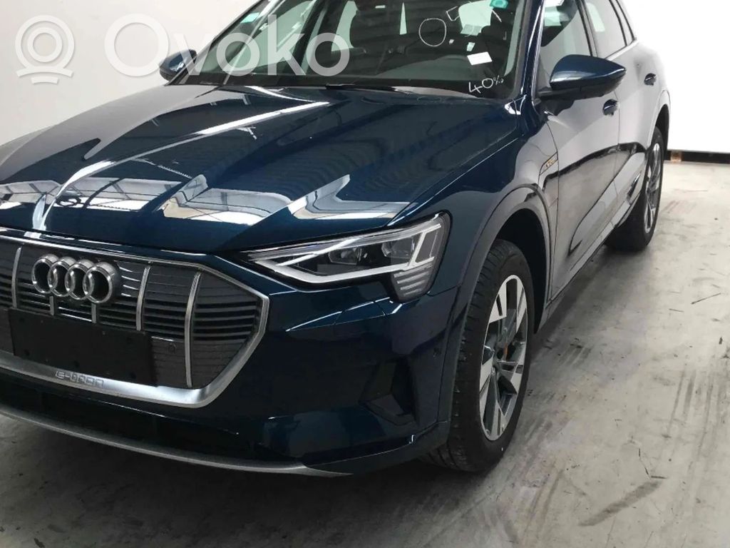 e-tron e-tron  4KE121601