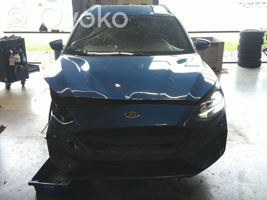 Focus Focus  JX6T10300FA