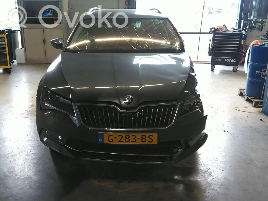 Superb B8 (3V) Superb  04L907805ES