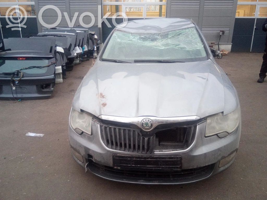 Superb B6 (3T) Superb  H071170127002