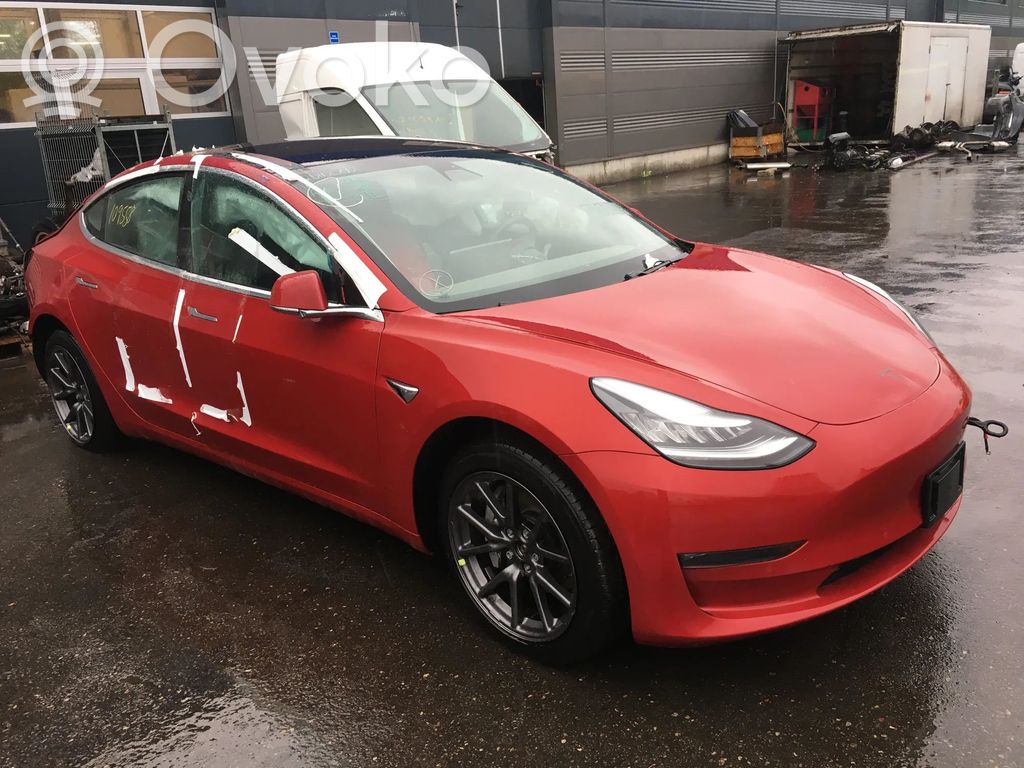 Model 3 Tesla Model 3  35012502