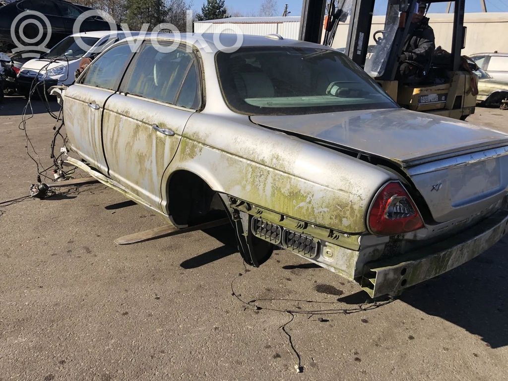 XJ X350 XJ  6R839F472AC