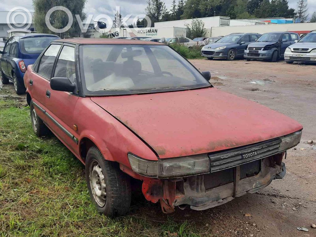 Corolla E90 Corolla  RAUDONOS