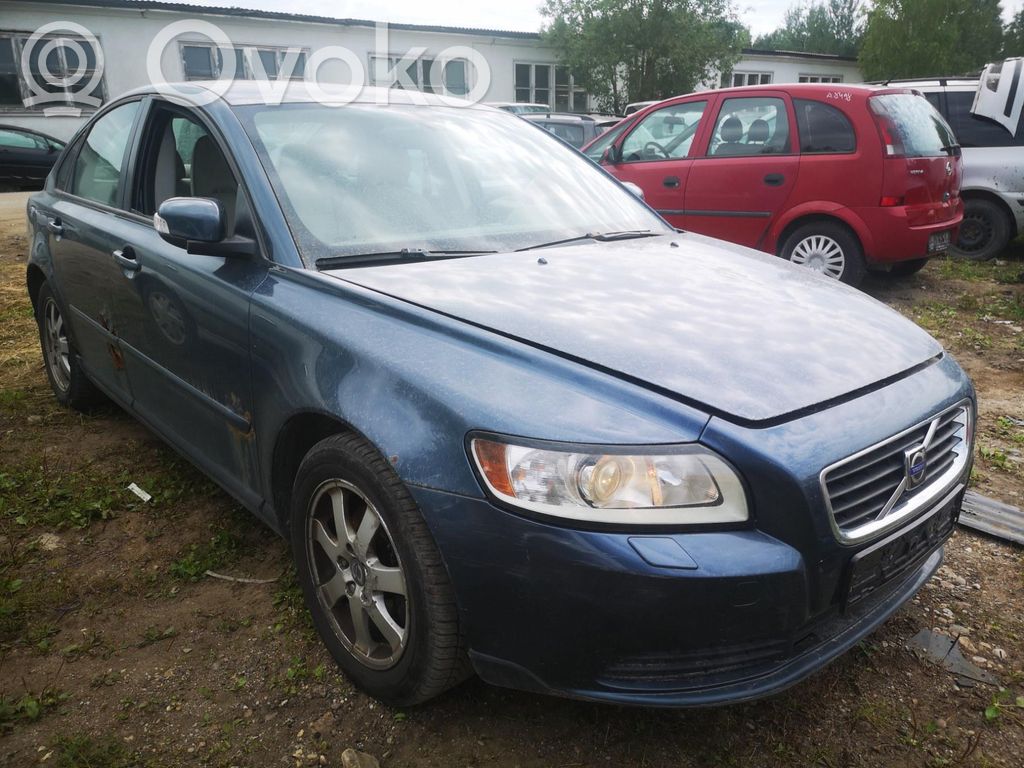 S40 S40, V40