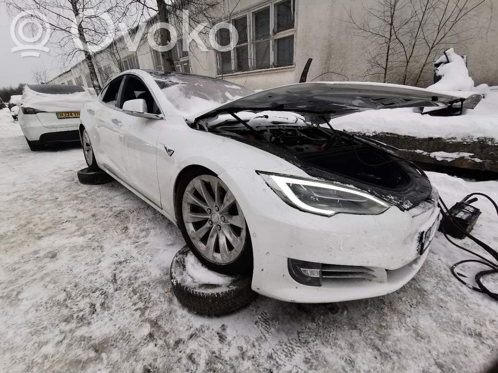 Model S Tesla Model S  100744006K