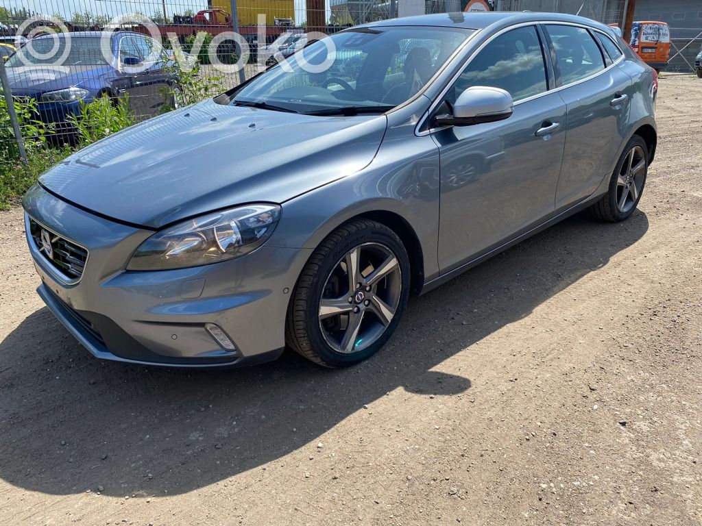 V40 S40, V40  P31480408