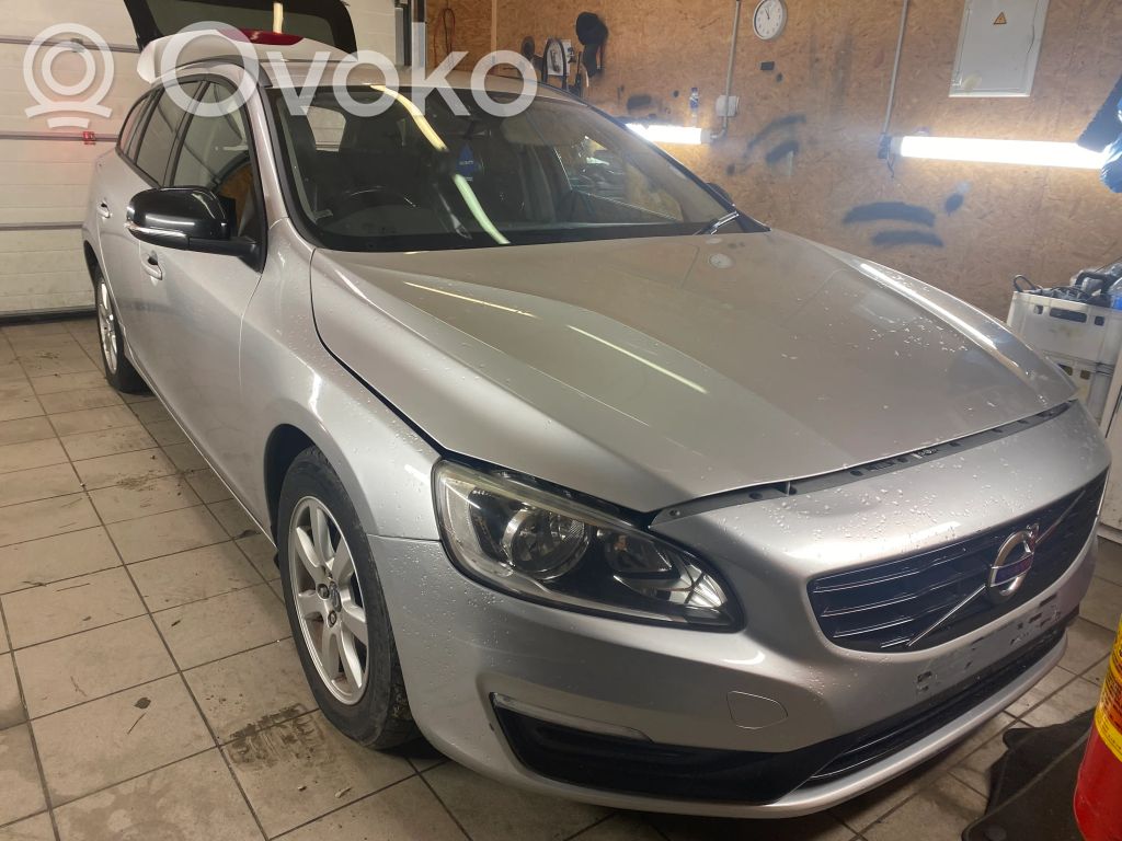 V60 V60, V60 Cross Country  31338475