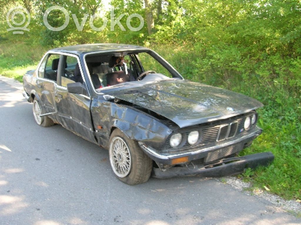 3 E30 Series 3  63121370904