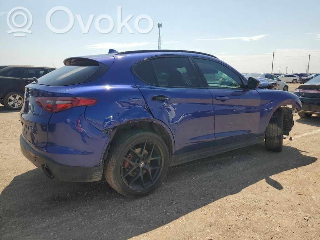 Stelvio Stelvio  01561366480