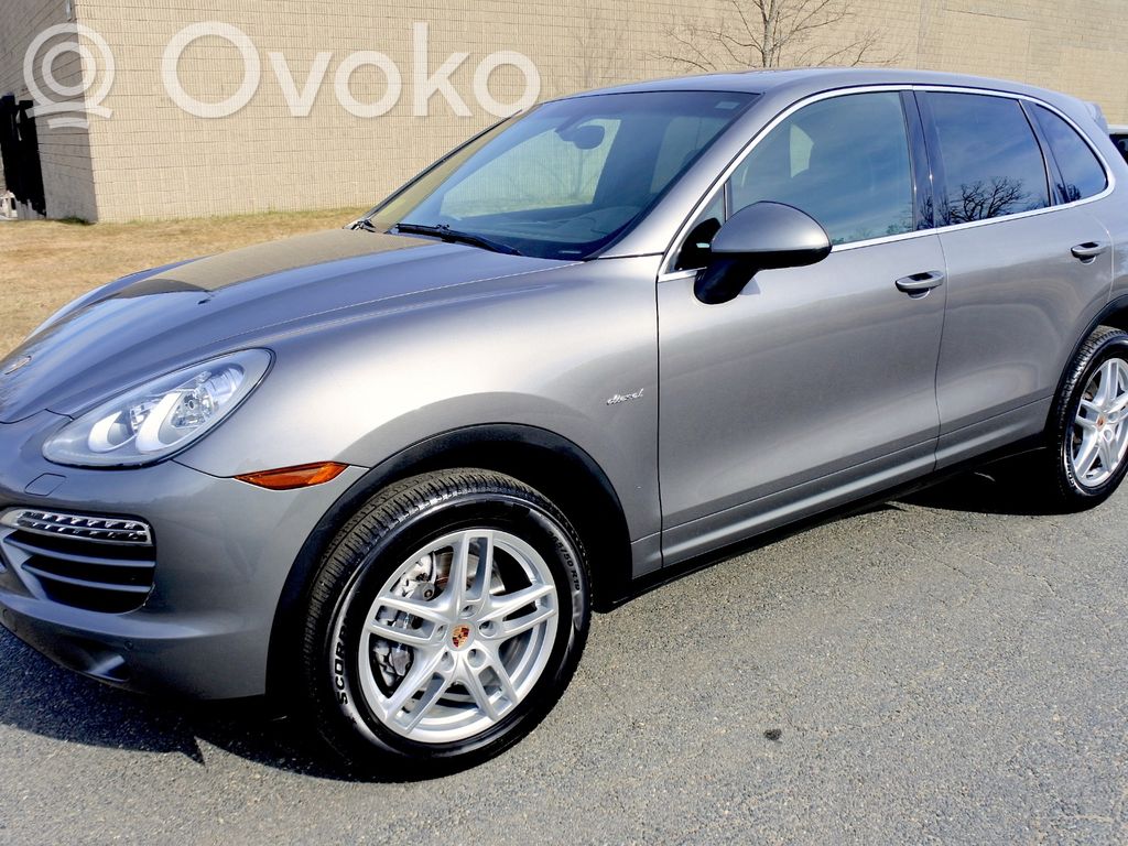 Cayenne (92A) Cayenne  7P5880201A