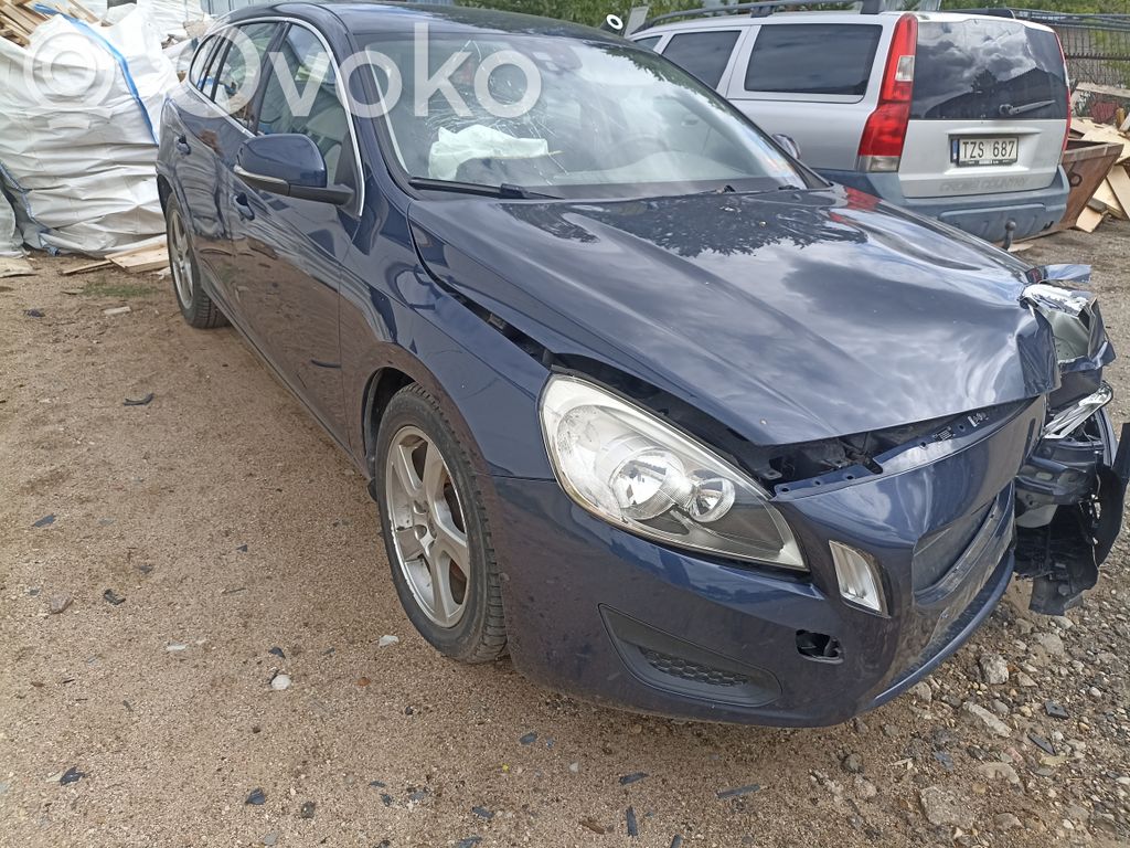 V60 V60, V60 Cross Country  31456644