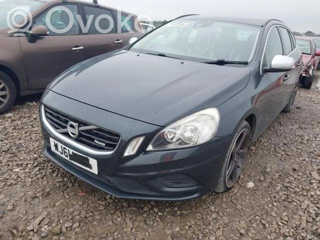V60 V60, V60 Cross Country  31329137