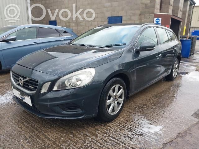 V60 V60, V60 Cross Country  31372489