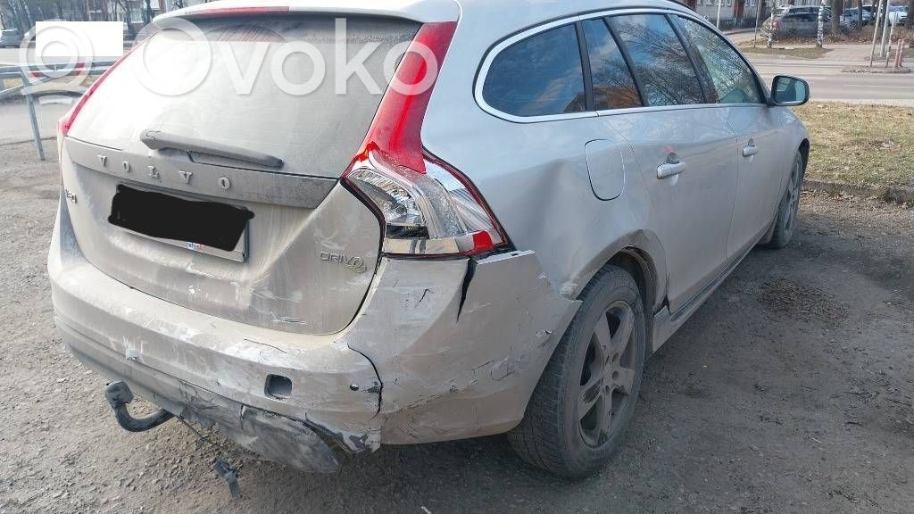 V60 V60, V60 Cross Country  31317716